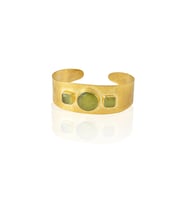 Kadir Jewellery 22 Ayar Altın Kaplama El İşçiliği Zirkon Taşlı Kadın Kelepçe Bilezik (Zeytin Yeşili)