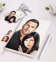 BK Gift Kişiye Özel Sevgililer Karikatürlü Siyah Defter Kalem Ve Anahtarlık Hediye Seti-37 (Model 2)