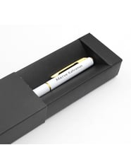 Kişiye Özel Kırmızı Defter & Gold Detaylı Tükenmez Kalem Hediye Seti (Beyaz)