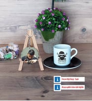 Erkek Kuaförü Türk Kahvesi Fincanı Ahşap Altlıklı ve Fotoğraflı Ahşap Anahtarlık Hediye (Model 7)