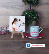 Diş Hekimi Fotoğraflı Dekoratif Taş, Ahşap Altlıklı Türk Kahvesi Fincanı Hediye (Model 3)