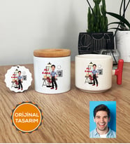 Kişiye Özel Karikatürlü Kuaför Hediye Seti T Kupa, Kalemlik, Anahtarlık Erkek Kuaföre Berbere Hediye (Pembe)