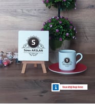 Baş Harf ve İsim Soyisim Dekoratif Taş, Türk Kahvesi Fincanı Kırmızı İsme Özel Hediye (Model 1)