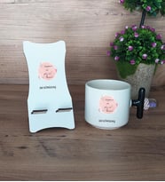 Dünyanın En Güzel Annesi Hediye Sepeti Kupa Bardak T Kulplu ve Ahşap Telefon Standı Anneye Doğum Günü Anneler Günü Hediyesi (Model 6)