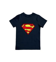 Superman baskılı pamuklu penye kumaş yazlık çocuk tişört (Siyah)