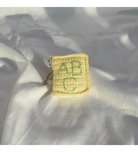 Amigurumi El Örgüsü Hediyelik Kitap Örgü Anahtarlık / Çanta Süsü (Sarı)