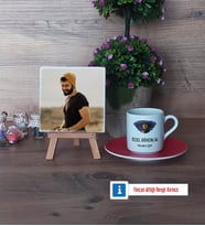 Özel Güvenlik Görevlisi Fotoğraflı Dekoratif Taş, Ahşap Altlıklı Türk Kahvesi Fincanı Hediye (Model 3)