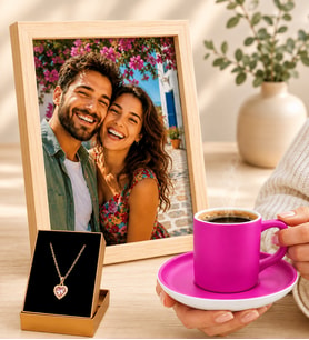 Kişiye Özel Fotoğraflı Hediye Seti Pembe Kahve Fincanı ve Pembe Taşlı Kalp Kolyeli