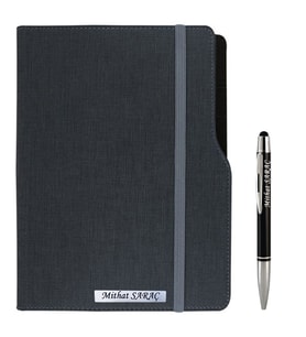 İSME ÖZEL TARİHSİZ L MODEL DEFTER - AJANDA   İSME ÖZEL KALEM HEDİYELİ (Füme)