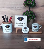 Özel Güvenlik Görevlisi Hediye Seti Dekoratif Taş, Kalemlik, Ahşap Altlıklı Türk Kahvesi Fincanı, Ahşap Anahtarlık Hediye (Model 1)