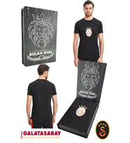 Galatasaray Orijinal Lisanslı Arma T-Shirt Hediyelik Ahşap Kutulu (Siyah)
