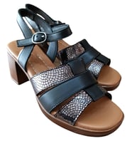 Castle Black 45204 Kadın Hakiki Deri Kalın Kısa Topuklu Comfort Sandalet (Siyah)