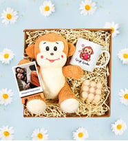 Kişiye Özel Polo Kartlı Sevimli Maymun &  Mum Kupa Hediye Seti (Model 2)