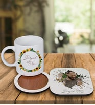 Kişiye Özel Tasarım Kupa Bardak Ve Fotoğraflı Ahşap Bardak Altlığı 99316 (Bordo)