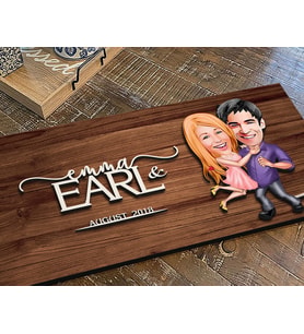 BK Gift Kişiye Özel Sevgililer Karikatürlü Kabartma Figürlü Ahşap Tablo, Duvar Dekoru, Arkadaşa Hediye, Özel Tasarım Ev Hediyesi-3 (Ceviz)