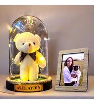 Kişiye Özel Fotoğraflı ve İsimli Hediye Seti, Renkli Peluş ve Led Işıklı Fanus HA2 (Beyaz)