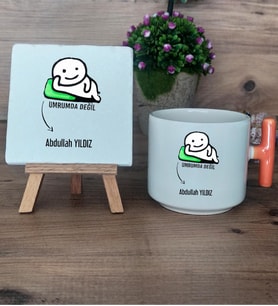 Umurumda Değil Hediye Seti Kupa Bardak T Kulplu ve Dekoratif Taş Arkadaşa Hediye (Model 7)
