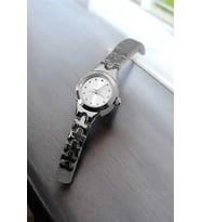 Retro Minimal Yuvarlak Kasa Şık Kadın Kol Saati (Gümüş)