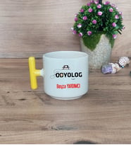Odyolog Hediye Sepeti Kupa Bardak T Kulplu, Kalemlik ve Ahşap Telefon Standı Tıp Bayramı Hediyesi (Model 5)