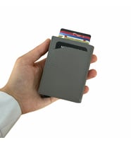 Modica Pescol - Hakiki Deri RFID Korumalı Mekanizmalı Kartlık/Cüzdan (Gri)