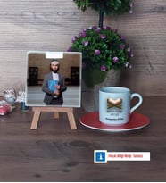 Kuran Kursu Hocası Fotoğraflı Dekoratif Taş, Ahşap Altlıklı Türk Kahvesi Fincanı Hediye (Model 8)
