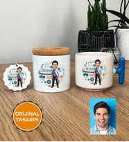 Kişiye Özel Karikatürlü Makine Mühendisi Hediye Seti T Kupa, Kalemlik, Anahtarlık Erkek Makine Mühendisine Mühendisler Günü Hediyesi (Mavi)