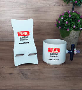  Hukuk Okuduğumu Söylemiş Miydim  Hediye Sepeti Kupa Bardak T Kulplu ve Ahşap Telefon Standı Hukuk Öğrencisine Hediye (Model 2)