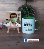 Doktor Fotoğraflı Dekoratif Taş, Kupa Bardak Beyaz Hediye Tıp Bayramı Hediyesi Doktora Hediye (Model 14)