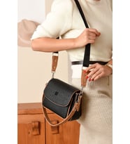 Just Polo Kadın Baskı Desenli Kolon Askı 3 Bölmeli Omuz Çantası 23x16cm MDS2184 (Siyah - Taba) (Siyah-Taba)