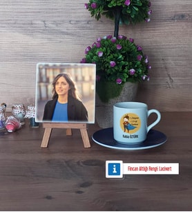 Öğretmenler Günü Hediyesi Fotoğraflı Dekoratif Taş, Ahşap Altlıklı Türk Kahvesi Fincanı Hediye (Model 4)