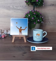 Voleybol Antrenörü Fotoğraflı Dekoratif Taş, Ahşap Altlıklı Türk Kahvesi Fincanı Hediye (Model 4)