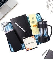 Kişiye Özel Siyah Defter & Gümüş Renk Detaylı Kalem & Özel Kılıflı 500Ml Su Matarası & Rebul Mandalina Kolonya & Siyah French Press Hediye Seti (Model 10)