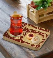 BK Gift Kişiye Özel Doğal Ahşap Kaşıklı Sunum Tabağı ve Heybeli Çay Bardağı Hediye Seti, Ev Hediyesi, Arkadaşa Hediye, Anneye Hediye, Doğum Günü Hediyesi (Model 11)