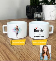 Kişiye Özel Karikatürlü Doktor Hediye Lüks Fincan Kadın Doktora Hediye Tıp Bayramı Hediyesi (Beyaz)