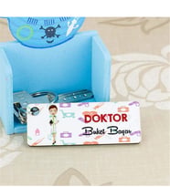 Doktor Kadın Figür Kırmızı Tasarım Anahtarlık