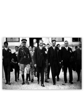 Ahşap Tablo Atatürk Ve Protokol Siyah Beyaz