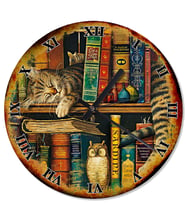 Eski Zeminde Kütüphanede Uyuyan Kedi Duvar Saati