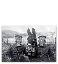 Ahşap Tablo Gaz Maskeli Askerler Ve Eşek SB