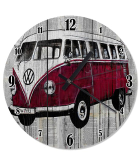 Ahşap Zeminde 70 Model Volkswagen Minibüs Duvar Saati