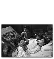 Ahşap Tablo Frida Kahlo Yatakta Resim