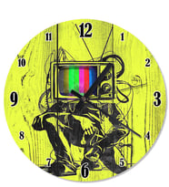 Ahşap Zeminde Tv Ekranı Kafalı  Adam Duvar Saati