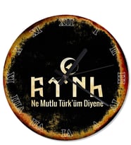 Eski Zeminde Hilal İçinde Kurt Kafası Kayı Posteri Duvar Saati