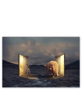 Ahşap Tablo Uyurgezer Kız Ve Narnia Aslanı
