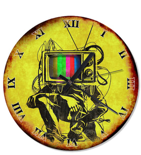 Eski Zeminde Tv Ekranı Kafalı  Adam Duvar Saati