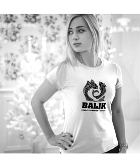 BK Gift Kişiye Özel Balık Burcu Tasarımlı Beyaz Bayan Tişört - 1