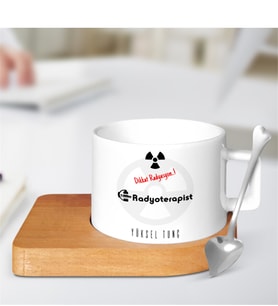 BK Gift Kişiye Özel Mesleki Radyoterapist Ahşap Altlıklı Seramik Fincan
