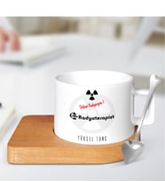 BK Gift Kişiye Özel Mesleki Radyoterapist Ahşap Altlıklı Seramik Fincan
