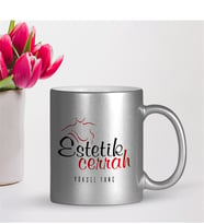 BK Gift Kişiye Özel Mesleki Estetik Cerrah Gümüş Yaldızlı Kupa Bardak
