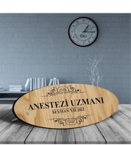 BK Gift Kişiye Özel Mesleki Anestezi Uzmanı Ahşap Oval Masa İsimliği  - 2