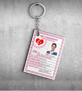 BK Gift Kişiye Özel Renkli Sevgili Kimliği Ahşap Anahtarlık (Bayan)